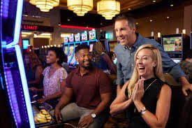 Blackjack langsung dengan dealer profesional Meja blackjack langsung dengan dealer di harum 4d